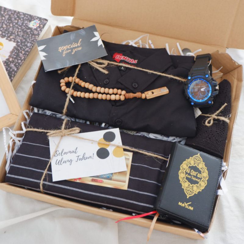 

Hampers Kado Ulang Tahun Cowok Paket Kemeja Black Edition