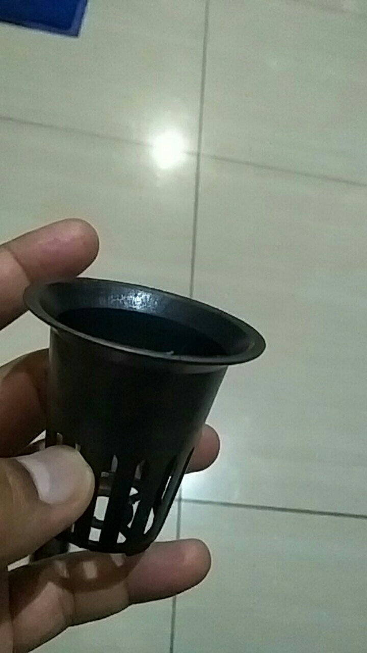 Netpot Hidroponik Hitam 5.7cm 5 Lubang