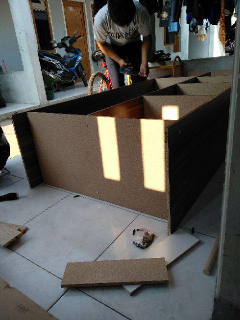 Lemari Pakaian 2 Pintu + Meja Rias Lpmr 8223