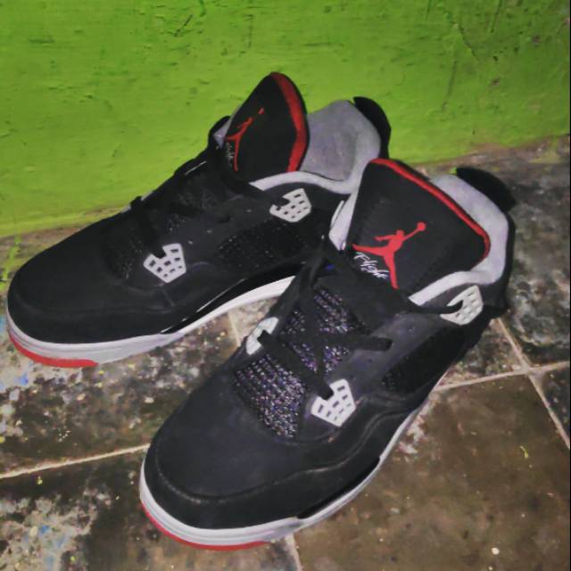 Air Jordan 4 Bred sneaker