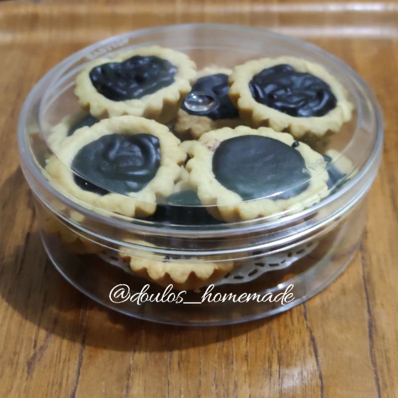 

Pie Coklat Premium *Renyah dan Lembut*