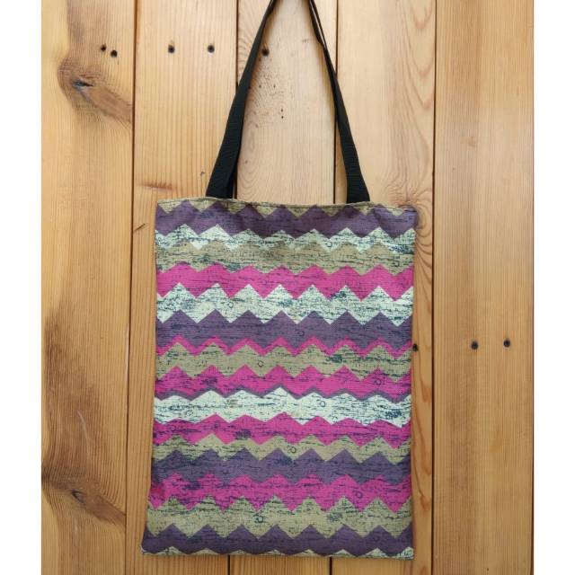 Totebag waterproof zigzag resleting d600 kode z1