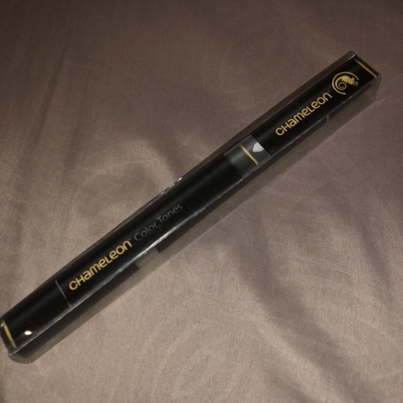 

chameleon pen brush art GR3