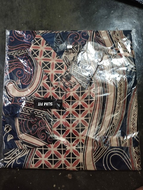 Agrapana Batik Slimfit Modern & Batik Regulerfit Berfuring Baju Batik Pria Lengan Panjang