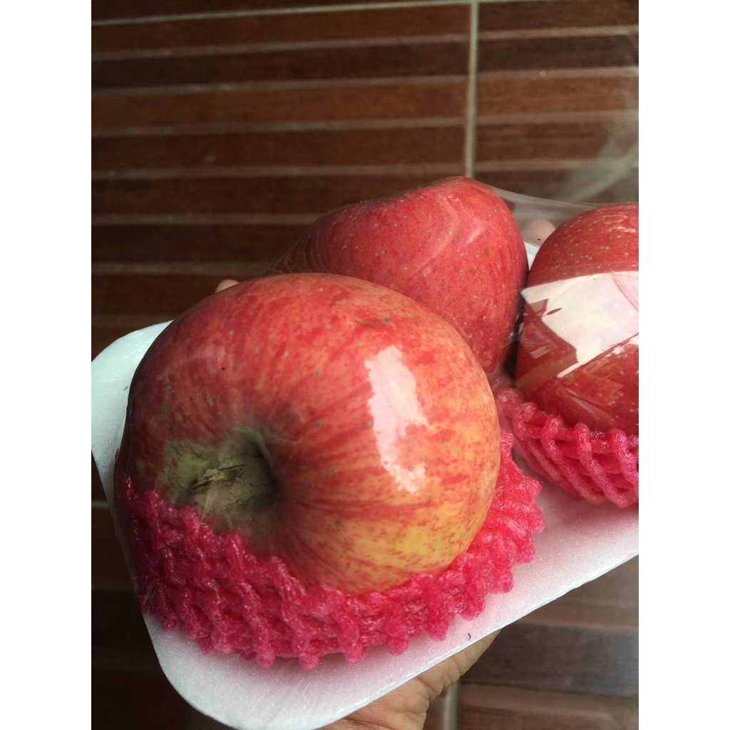 

Buah Apel Merah (isi 2-3 buah)