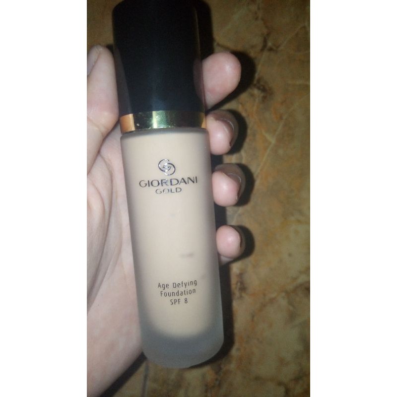Giordani Gold Age Defying Foundation SPF 8