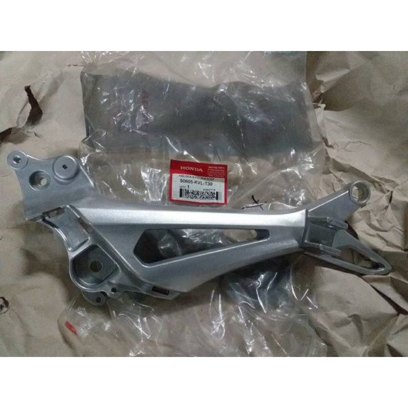 Besi Barstep Kanan Pillion Step 50605-KVL-T30 Dudukan Penyangga Knalpot Supra X 125 TR Double Disk