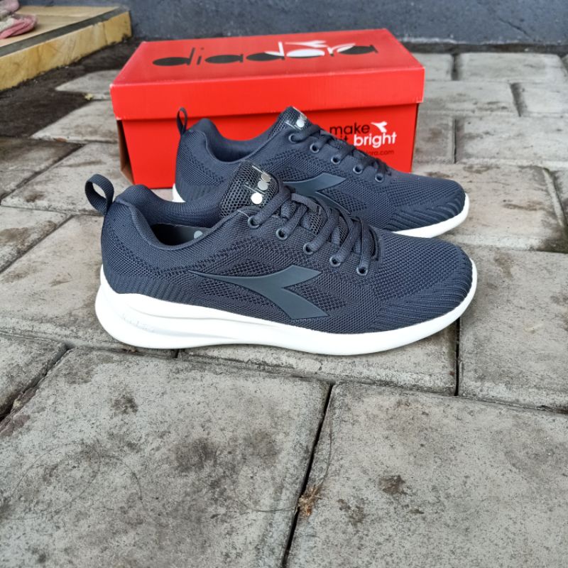 DIADORA JOVEN GREY SIZE  44