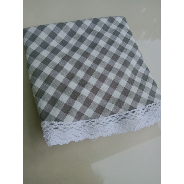 Taplak meja makan renda motif kotak-kotak 100x150-150x200 cm