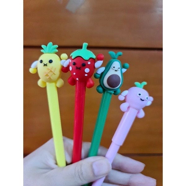 

PULPEN WARNA WARNI GLITTER MOTIF KARAKTER CARTOON LUCU IMUT / BOLPEN GEL KARAKTER