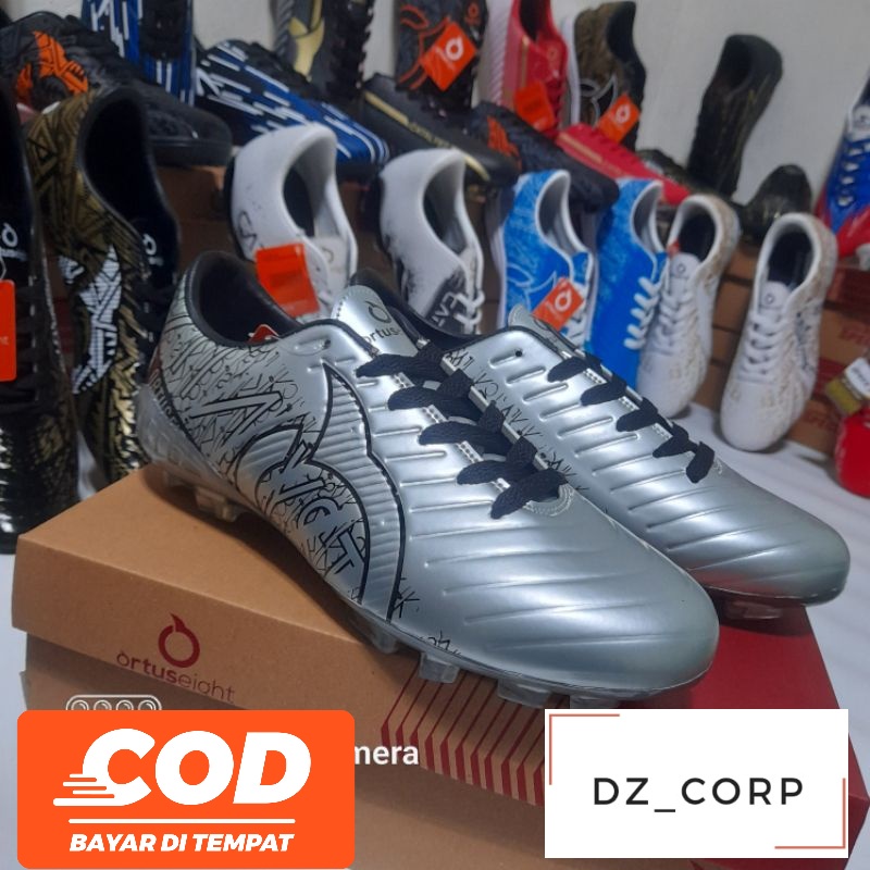 COD, sepatu bola ortuseight catalyst warna silver, nyaman digunakan, lentur, awet, tahan lama, terba