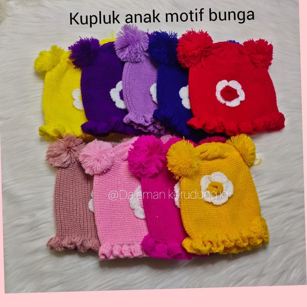 kupluk anak motif bunga/ bahan rajut