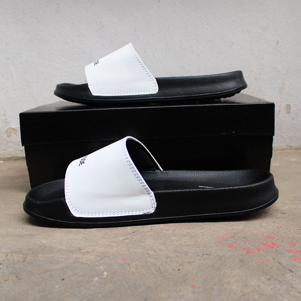 Sandal Slip On Pria Distro Terbaru Boyscode Middle Small Logo Fullblack / Sandal Slop / Sandal Slide