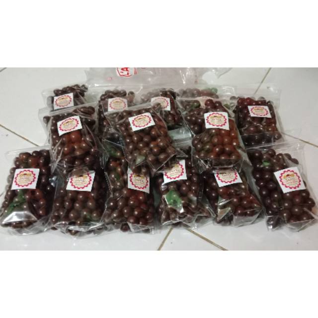 

Lagie chocoball isi biskuit & kacang pouch 110gr