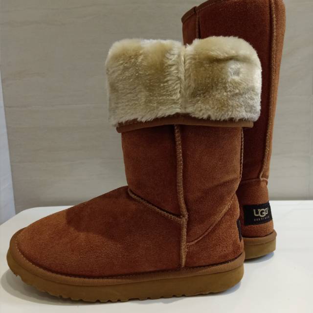 Preloved UGG mirror quality size 37
