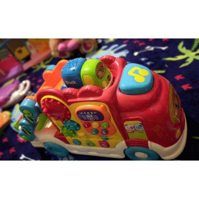 VTECH CAR CARRIER (Include 1 car)