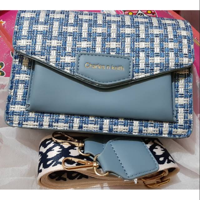 Tas Charles & Keith Biru