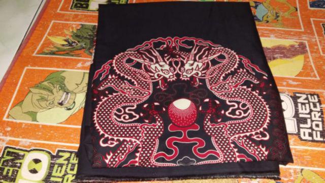 Kain Batik Solo Motif Naga Kembar Warna Hitam