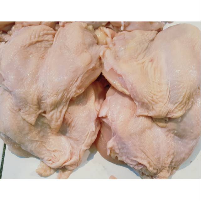 

Fillet dada ayam dengan kulit