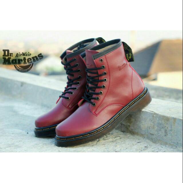 sepatu dr martens wanita