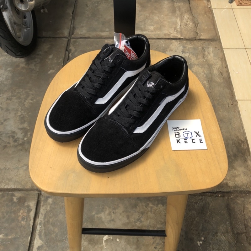 BANYAK BONUSNYA - SEPATU SOCIAL DISTORTION X VANS OLDSKOOL