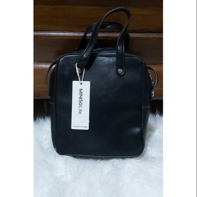 Miniso dual use crossbody/ Tas Selempang Miniso Hitam