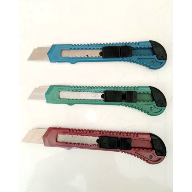 

Per Pcs Pisau Cutter / Kater Plastik Murah Merk & Warna Random