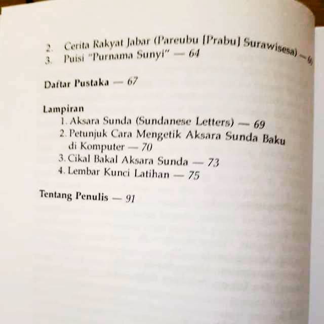 Paket Bundling Kamus Bahasa Sunda Indonesia Dan Buku Aksara Sunda Baku Kaganga Untuk Pelajar Siswa Shopee Indonesia