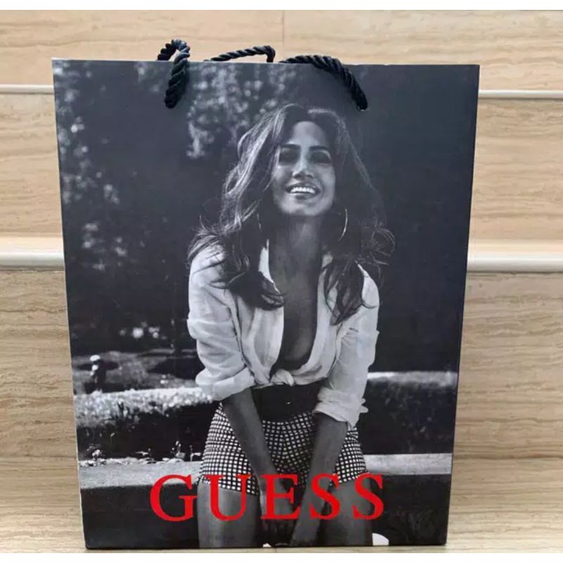 

ready paperbag guess