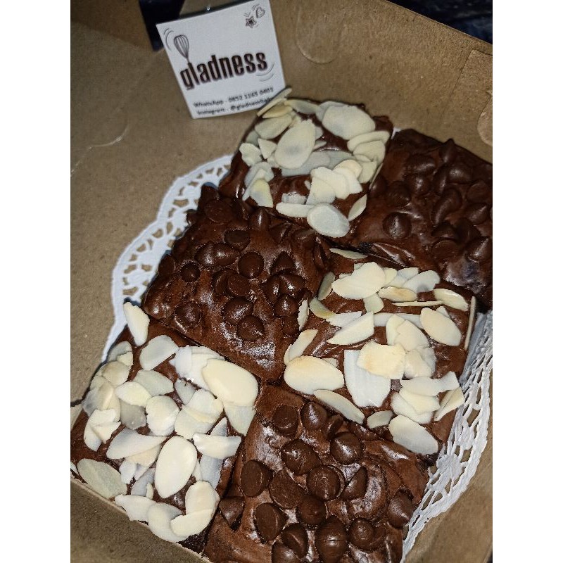 

Classy Fudgy Brownies - Brownies Panggang Coklat Enak