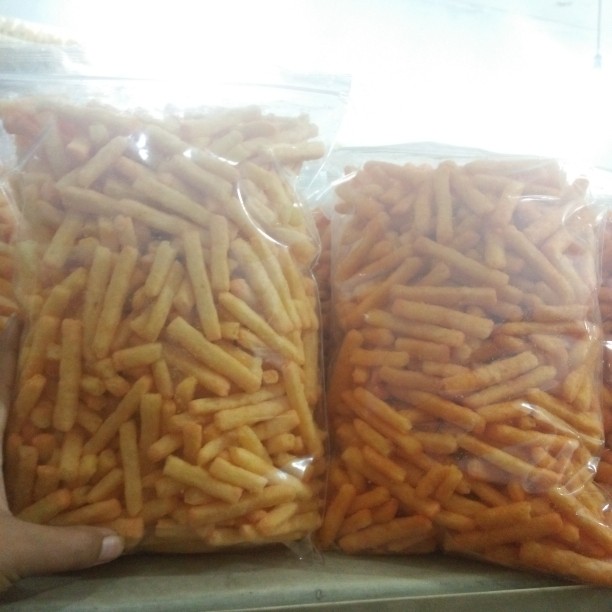 

Cemilan Stick Keju atau Balado