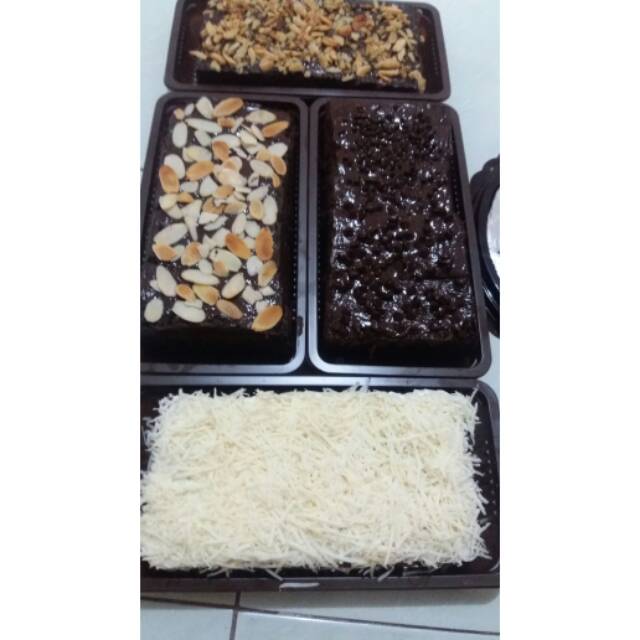 

Brownies bronis kukus coklat topping pilih