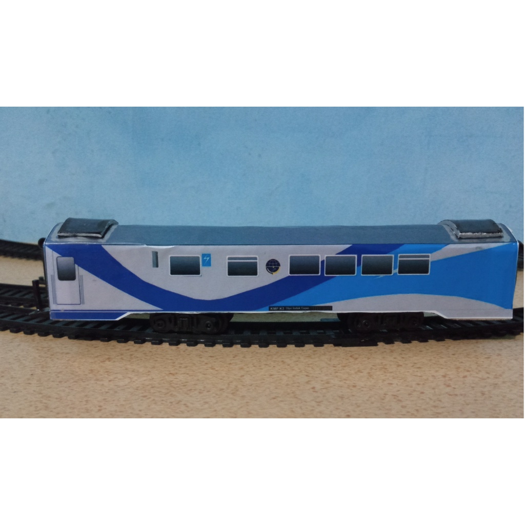 MAINAN GERBONG KERETA PEMBANGKIT BIRU KAI