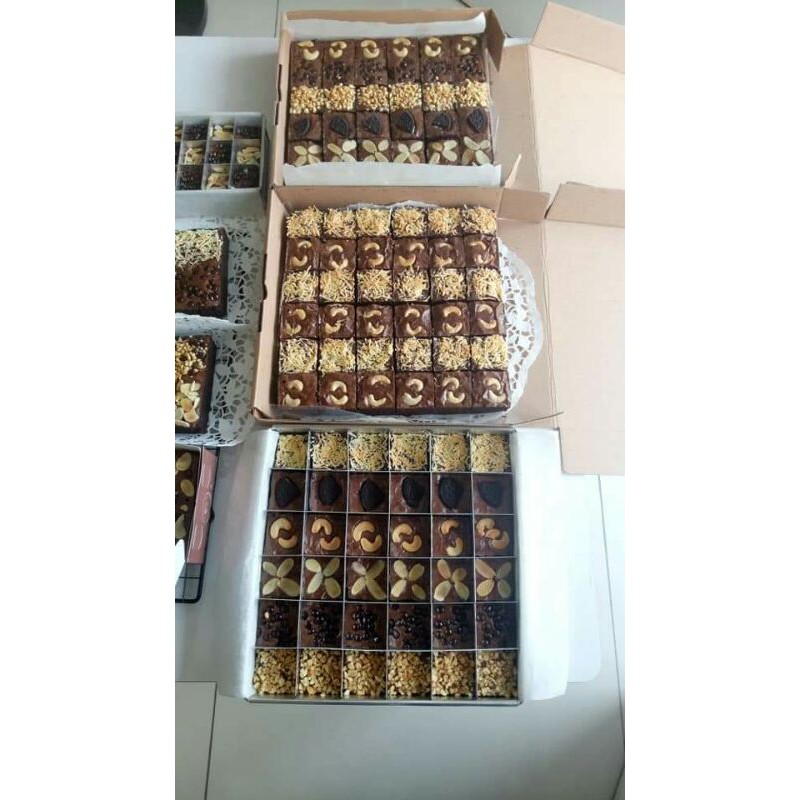 

chewy brownies premium