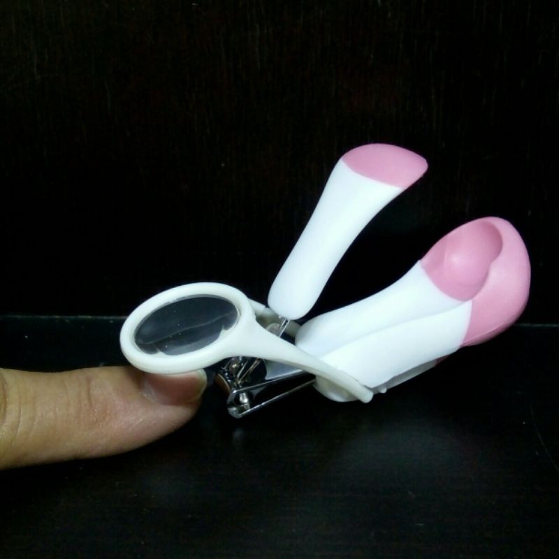 Baby Nail Clippers with Magnifier [Gunting Kuku Bayi dgn Kaca Pembesar]