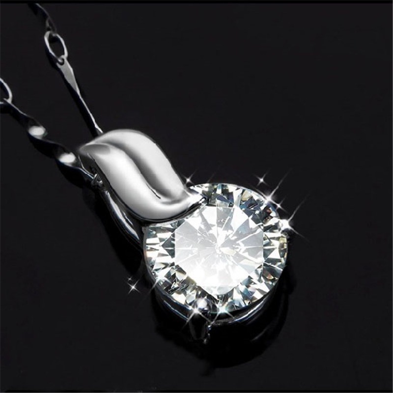 [Ready Stock]Simple Fashion Personality Inlaid Color Diamond Pendant Silver Necklace