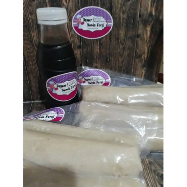 

Pempek ikan palembang