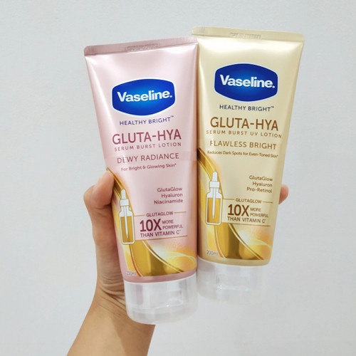 Vaseline Gluta Hya Dewy Radiance Flawless Bright 200 mL Brightening Body Lotion Pemutih Kulit 200ml Cream Whitening Pelembab Krim Pelembut Pencerah Badan Vaseline Gluta-Hya Healthy Bright Glutation Hyaluron Niacinamide Serum UV A UV B PA++ Vit C