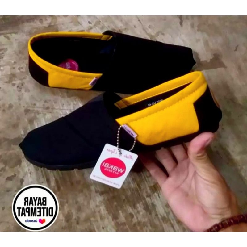 SEPATU SLIP ON PRIA WANITA WAKAI DEWASA HITAM KUNING TERBARU