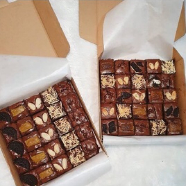 

BrowniesFudgyDarkCoklat