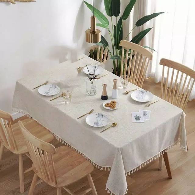 dekorasi meja makan kayu minimalis
