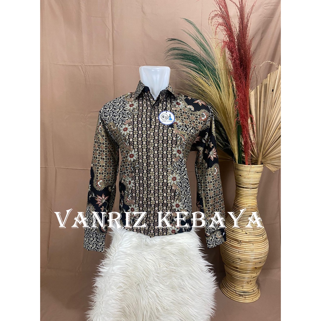 Vanriz Kebaya-Kemeja Batik Lengan Panjang Pria