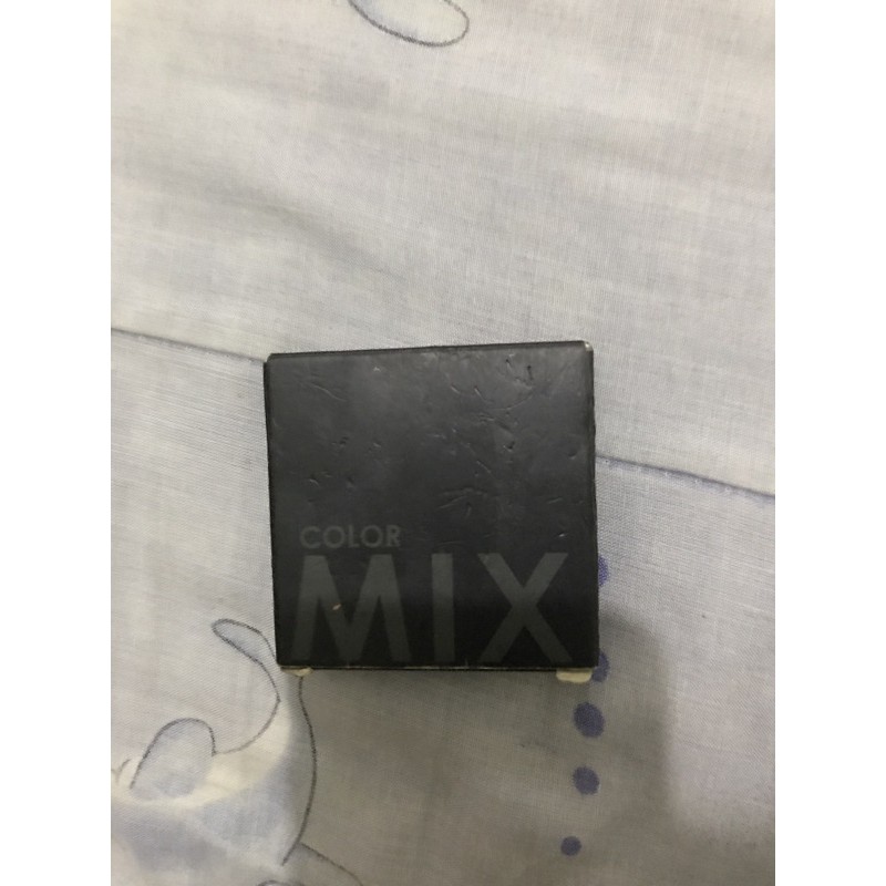 PRELOVED FOCALLURE HIGHLIGHTER