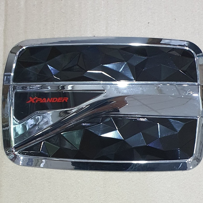 Tank cover tutup tangki Bensin Mitsubishi xpander ultimate / Exceed/ cross / sport  HITAM premium + CROME CHROME MOTIF DIAMOND hitam carbon 2017 2018 2019 2020 2021 2022 2023