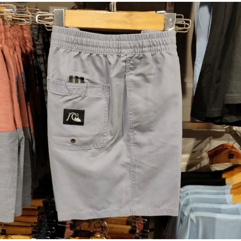 celana pendek Quicksilver original n233