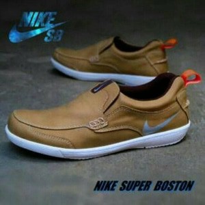 Sepatu Pria Formal Casual Santai Nike Boston Slop Olahraga Sneakers murah