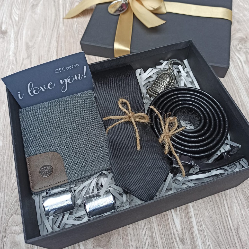 

Bliss Box Office Style ( Hampers / Gift Box / Kado UlTah / Kado Wisuda / Kado Anniversary )