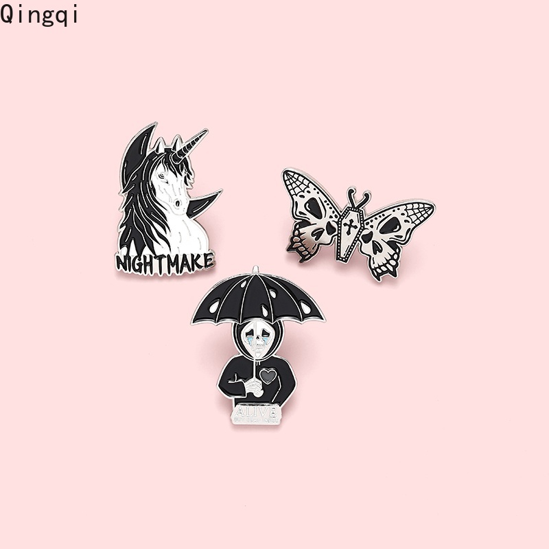 Bros Pin Enamel Desain Kupu-Kupu Tengkorak Kuda Gaya Punk Gothic Untuk Hadiah Teman