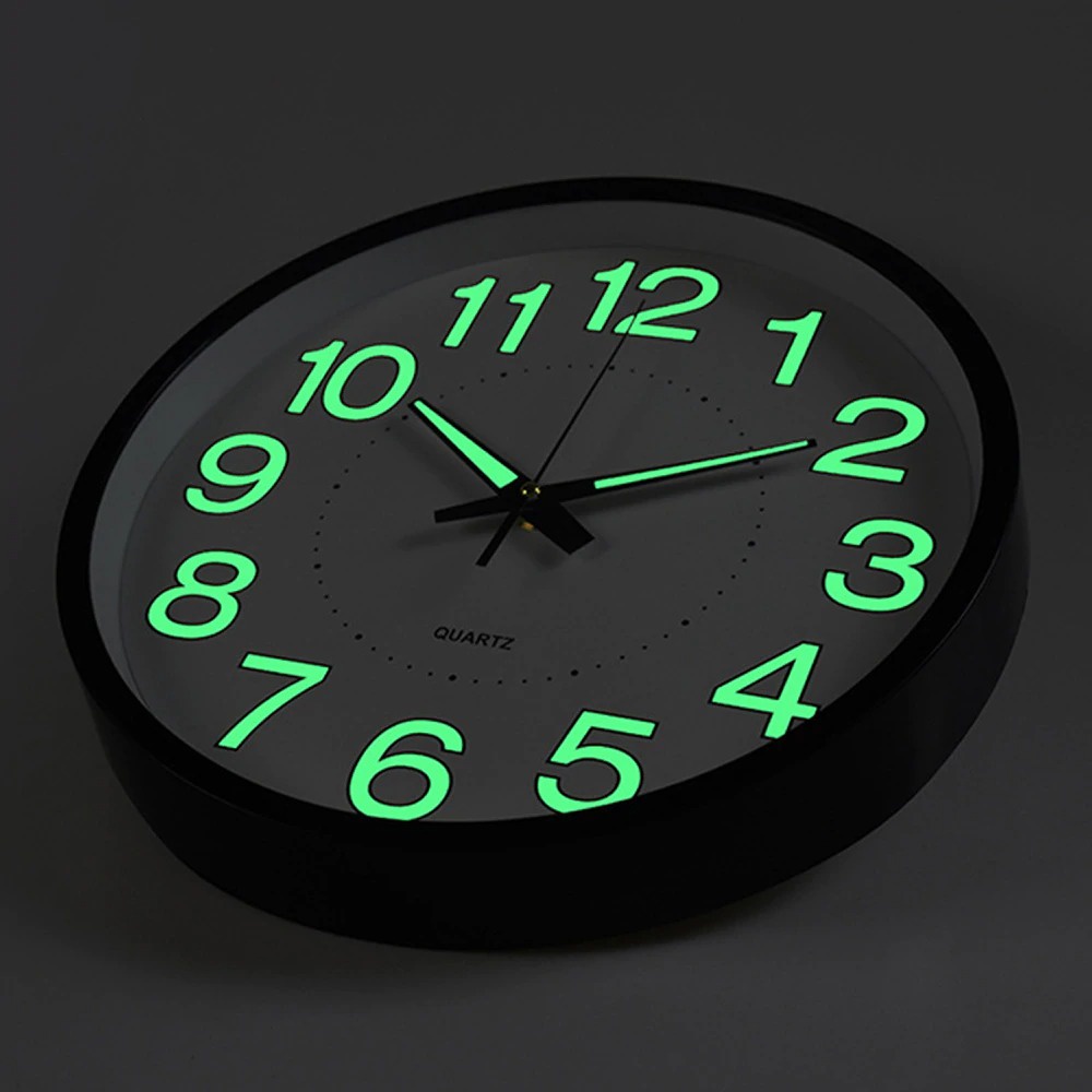 Jam Dinding Minimalis Bulat Quartz Nyala Dalam Gelap Design Luminous Glow in The Dark 30CM