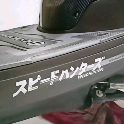 STIKER CUTTING SPEEDHUNTER KANJI JEPANG murah variasi motor helm terbaru viral keren logo hologram tahan lama